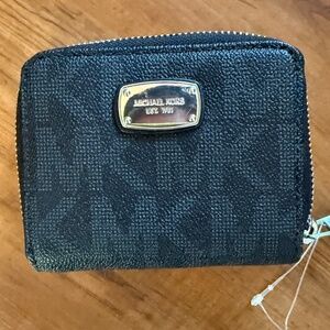 Michael Kors Small Wallet (NWOT)